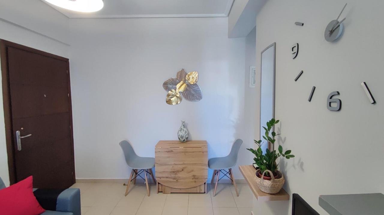 Rock & Roll 2 - Modern Apartment In Trikala エクステリア 写真