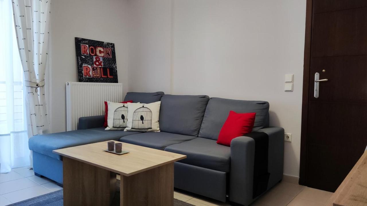 Rock & Roll 2 - Modern Apartment In Trikala エクステリア 写真